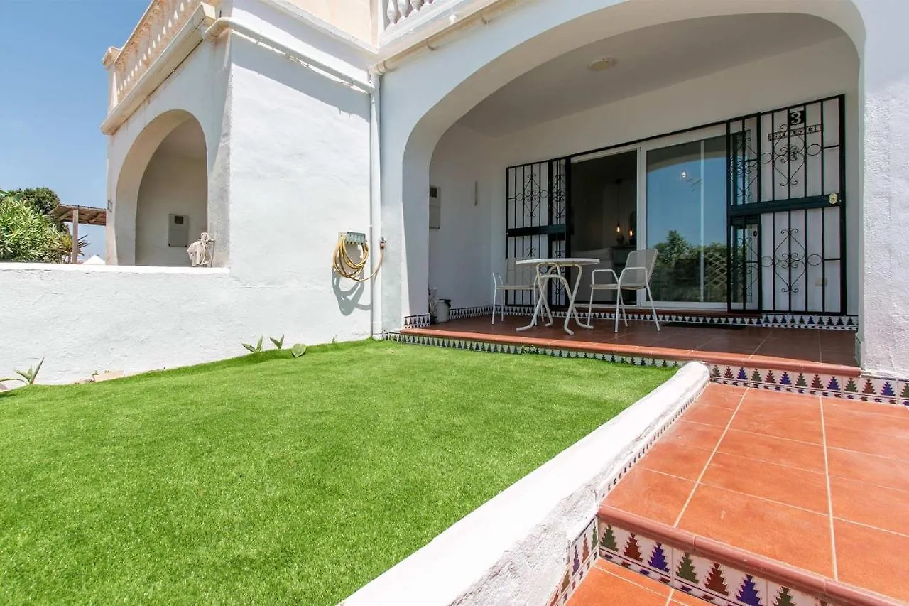 Apartment Apartamento Buganvillas Primera Linea De Playa Malaga